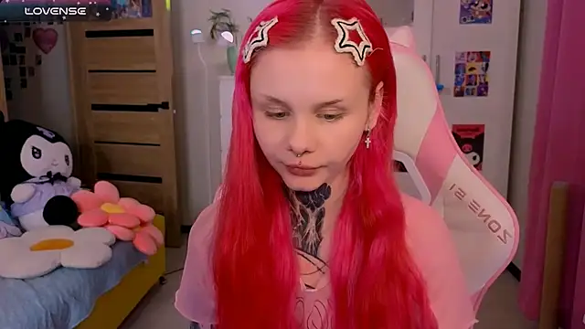 Snapshot of Britney_Lynch chatting on 11-23-25, 06:52 Britney Lynch online show from 11-23-25, 06:52