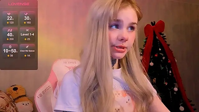 Snapshot of Britney_Lynch chatting on 01-11-26, 08:03 Britney Lynch online show from 01-11-26, 08:03