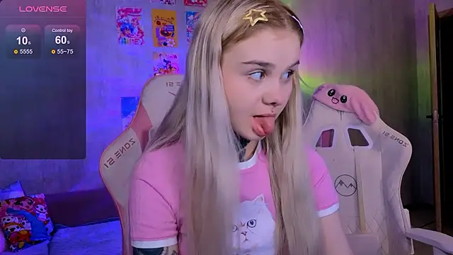 Snapshot of Britney_Lynch chatting on 02-21-26, 10:11 Britney Lynch online show from 02-21-26, 10:11