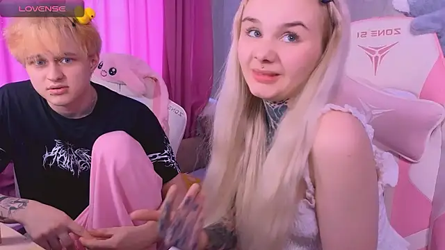 Snapshot of Britney_Lynch chatting on 02-28-26, 07:20 Britney Lynch online show from 02-28-26, 07:20