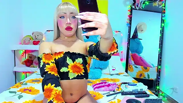 Snapshot of Candy_Candy__ chatting on 10-21-25, 10:43 Candy Candy online show from 10-21-25, 10:43