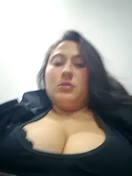 Snapshot of Celeem_ chatting on 05-12-26, 04:09 Celeem online show from 05-12-26, 04:09