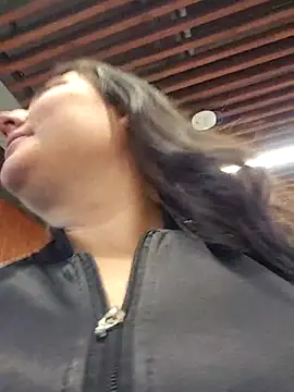 Snapshot of Celeem_ chatting on 06-10-26, 10:52 Celeem online show from 06-10-26, 10:52