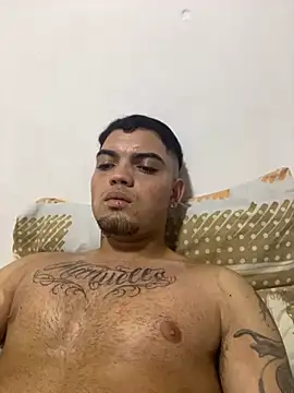 Snapshot of hypefock chatting on 01-15-25, 11:40 hypefock online show from 01-15-25, 11:40