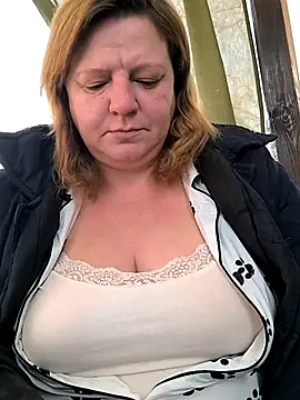 Snapshot of jusichka chatting on 02-18-25, 07:54 jusichka online show from 02-18-25, 07:54