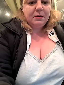 Snapshot of jusichka chatting on 03-08-25, 07:53 jusichka online show from 03-08-25, 07:53