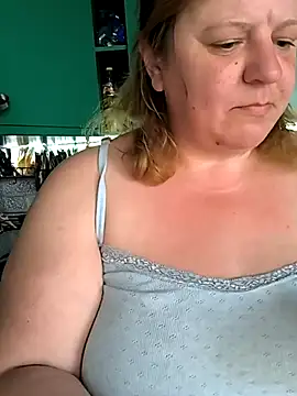 Snapshot of jusichka chatting on 03-09-25, 12:20 jusichka online show from 03-09-25, 12:20
