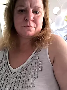 jusichka online show from 10-31-25, 06:14