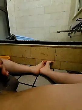 Snapshot of gudaguda1574 chatting on 10-06-25, 06:27 gudaguda1574 online show from 10-06-25, 06:27