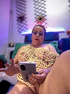 PaulinaSanders X online show from 11-15-25, 08:38