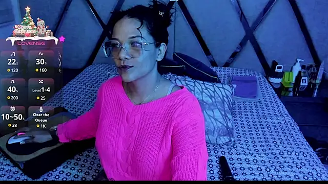 Snapshot of paula_daniela1 chatting on 12-30-24, 10:55 paula daniela1 online show from 12-30-24, 10:55