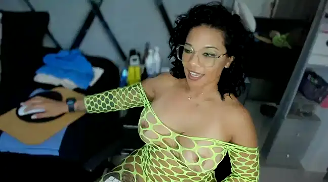 Snapshot of paula_daniela1 chatting on 01-07-25, 11:14 paula daniela1 online show from 01-07-25, 11:14