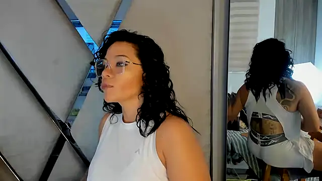 Snapshot of paula_daniela1 chatting on 02-18-25, 09:42 paula daniela1 online show from 02-18-25, 09:42