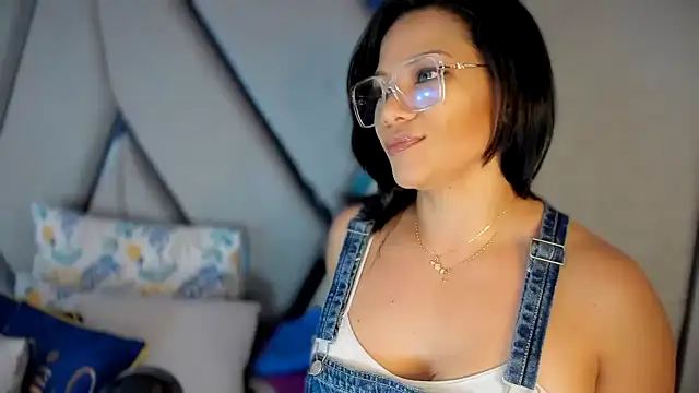 Snapshot of paula_daniela1 chatting on 02-21-25, 09:43 paula daniela1 online show from 02-21-25, 09:43