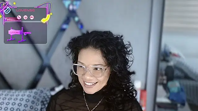 Snapshot of paula_daniela1 chatting on 11-11-25, 09:26 paula daniela1 online show from 11-11-25, 09:26