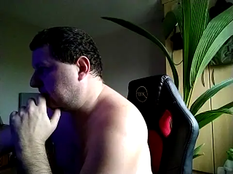 Snapshot of samson2012 chatting on 10-22-25, 03:23 samson2012 online show from 10-22-25, 03:23