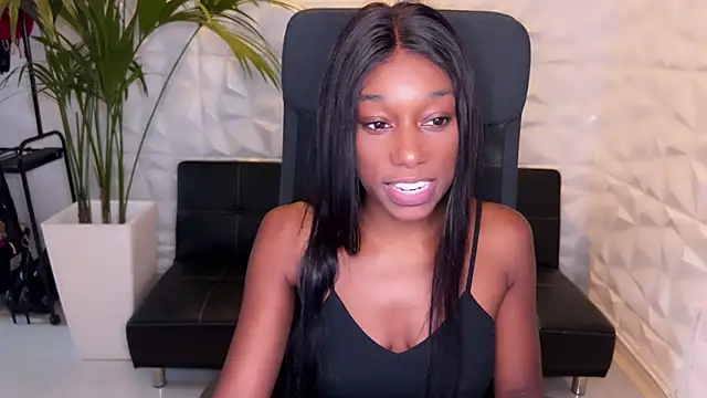 Snapshot of smileybabe chatting on 12-06-24, 08:05 smileybabe online show from 12-06-24, 08:05