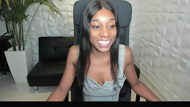 Snapshot of smileybabe chatting on 12-29-24, 05:21 smileybabe online show from 12-29-24, 05:21