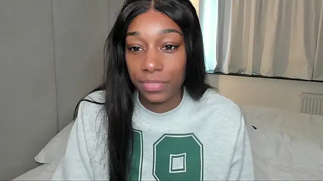 Snapshot of smileybabe chatting on 02-13-25, 09:30 smileybabe online show from 02-13-25, 09:30