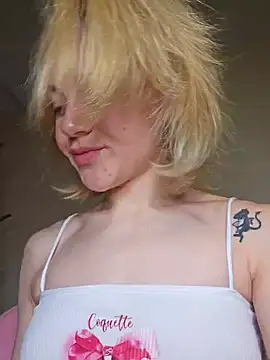 Snapshot of BabySPieS chatting on 12-18-24, 06:53 BabySPieS online show from 12-18-24, 06:53