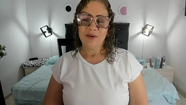 Snapshot of sophiahunt286 chatting on 01-05-26, 08:34 sophiahunt286 online show from 01-05-26, 08:34