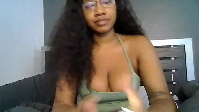 Snapshot of goddessdaisysky chatting on 06-04-26, 04:46 goddessdaisysky online show from 06-04-26, 04:46