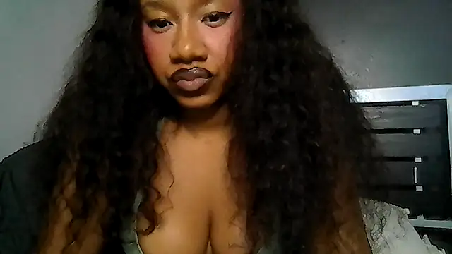 Snapshot of goddessdaisysky chatting on 06-05-26, 05:14 goddessdaisysky online show from 06-05-26, 05:14