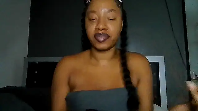 Snapshot of goddessdaisysky chatting on 06-21-26, 04:59 goddessdaisysky online show from 06-21-26, 04:59