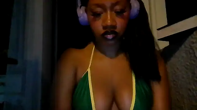 Snapshot of goddessdaisysky chatting on 07-22-26, 05:43 goddessdaisysky online show from 07-22-26, 05:43