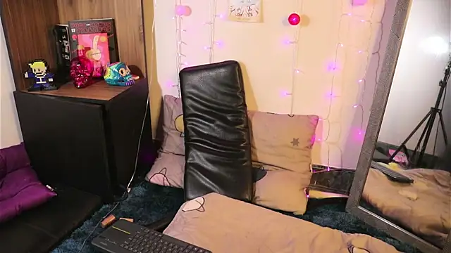 Snapshot of _lucy_white_ chatting on 01-22-25, 03:41  lucy white  online show from 01-22-25, 03:41