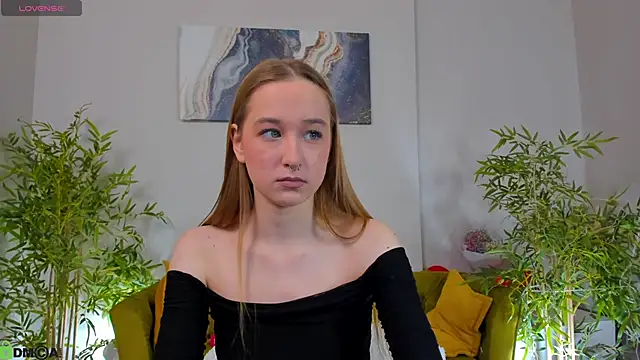 Sweett Monica online show from 02-18-26, 01:45