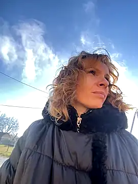 Snapshot of Anita-Smith chatting on 11-14-25, 08:13 Anita-Smith online show from 11-14-25, 08:13