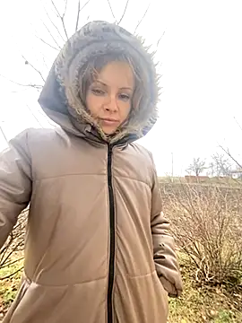 Snapshot of Anita-Smith chatting on 11-26-25, 09:43 Anita-Smith online show from 11-26-25, 09:43