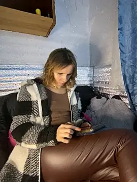 Snapshot of Anita-Smith chatting on 02-14-26, 10:01 Anita-Smith online show from 02-14-26, 10:01