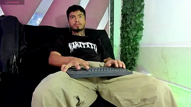 JuanCamiilo 66 online show from 03-03-26, 01:06