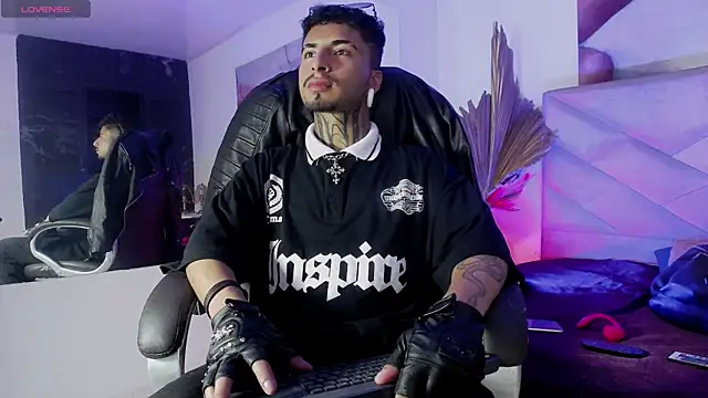 JuanCamiilo 66 online show from 06-18-26, 04:44