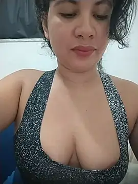Snapshot of Yara0k chatting on 06-18-26, 11:20 Yara0k online show from 06-18-26, 11:20