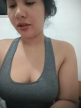 Snapshot of Yara0k chatting on 07-02-26, 07:03 Yara0k online show from 07-02-26, 07:03