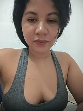Snapshot of Yara0k chatting on 07-18-26, 07:12 Yara0k online show from 07-18-26, 07:12