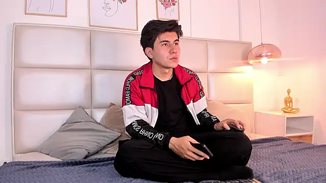 ZukyXYakihiro89 online show from 03-05-25, 06:01