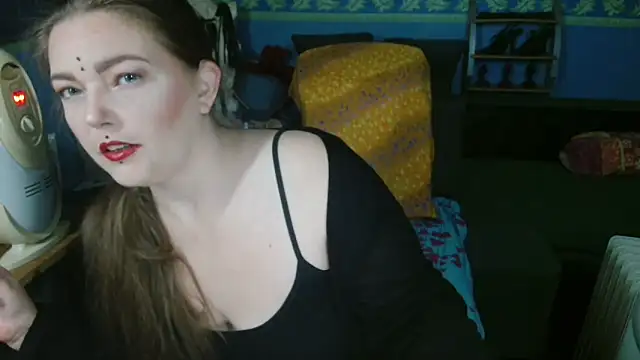 Snapshot of SherineDivine chatting on 10-06-25, 05:27 SherineDivine online show from 10-06-25, 05:27