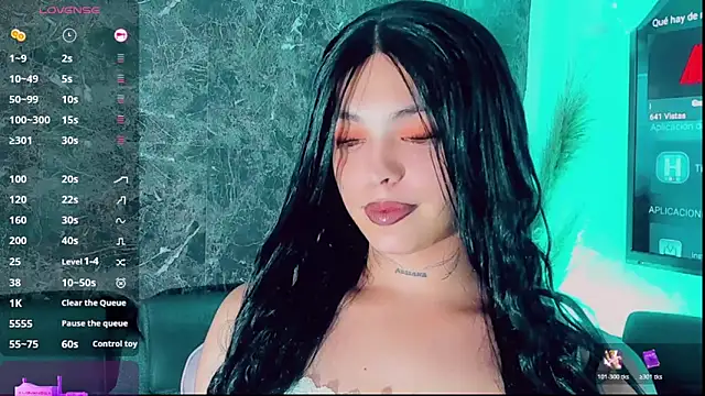 Snapshot of Emmaa_Saenz_ chatting on 12-15-25, 10:25 Emmaa Saenz online show from 12-15-25, 10:25