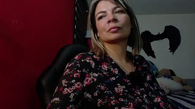 charlotedoll online show from 05-12-26, 10:51