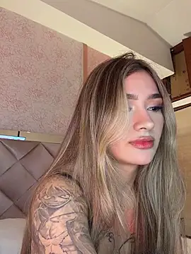 Arianavillada online show from 04-19-26, 03:39