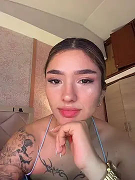 Arianavillada online show from 06-15-26, 04:04