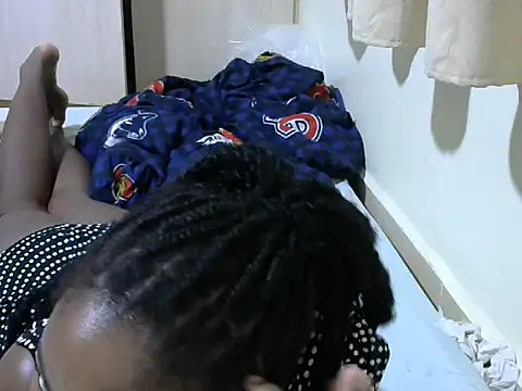 Snapshot of queen-sasha chatting on 03-18-25, 04:37 queen-sasha online show from 03-18-25, 04:37