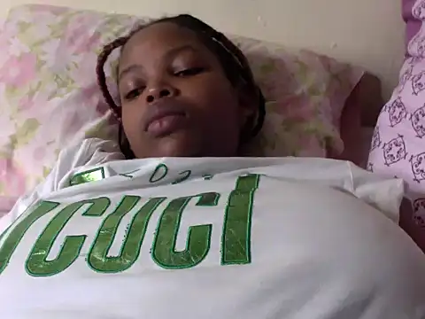 Snapshot of queen-sasha chatting on 10-06-25, 07:11 queen-sasha online show from 10-06-25, 07:11