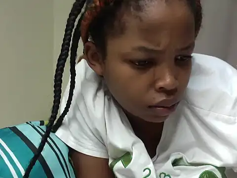 Snapshot of queen-sasha chatting on 10-13-25, 02:17 queen-sasha online show from 10-13-25, 02:17