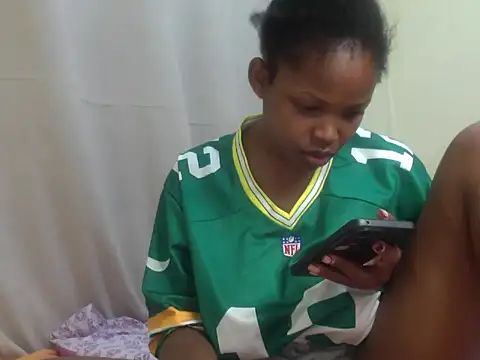 Snapshot of queen-sasha chatting on 11-16-25, 05:40 queen-sasha online show from 11-16-25, 05:40