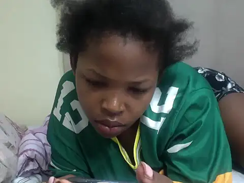 Snapshot of queen-sasha chatting on 11-17-25, 07:03 queen-sasha online show from 11-17-25, 07:03